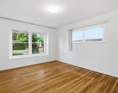 12811 Cumpston Street - Photo Thumbnail 19