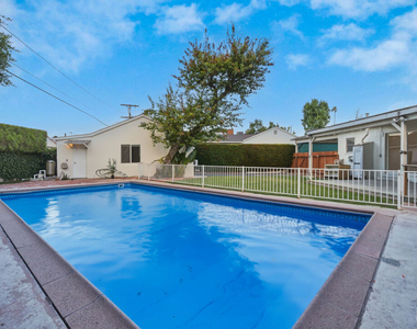 12811 Cumpston Street - Photo Thumbnail 34