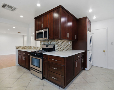 12811 Cumpston Street - Photo Thumbnail 12