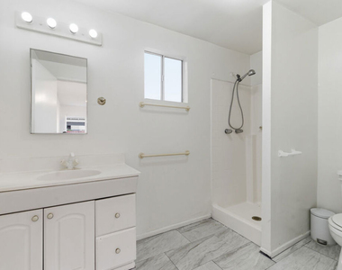 12811 Cumpston Street - Photo Thumbnail 40