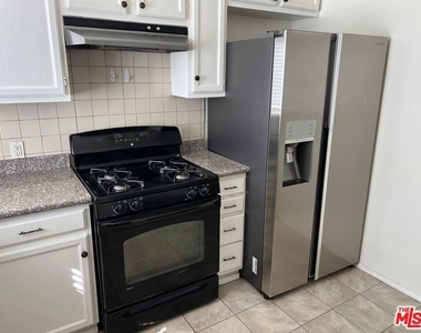 2929 Westwood Boulevard - Photo Thumbnail 5