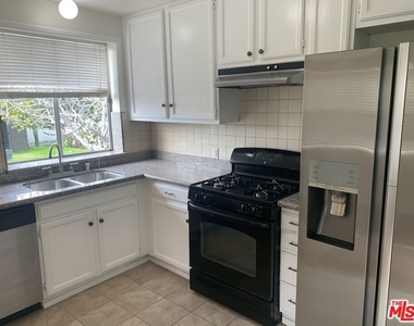 2929 Westwood Boulevard - Photo Thumbnail 4