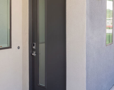 1557 Verbena Way - Photo Thumbnail 2