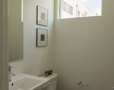 1557 Verbena Way - Photo Thumbnail 14