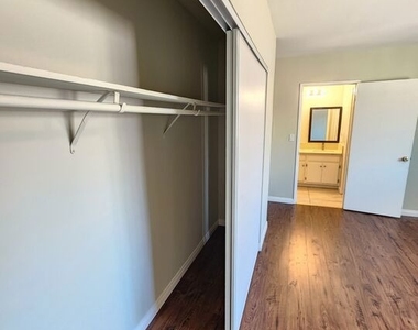 7925 Vineland Avenue - Photo Thumbnail 24