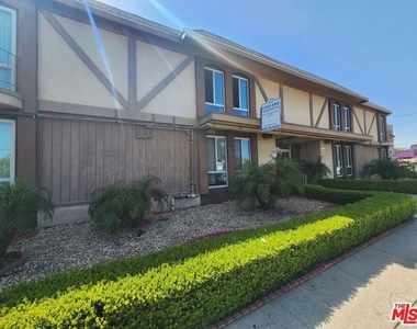 7925 Vineland Avenue - Photo Thumbnail 31