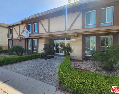 7925 Vineland Avenue - Photo Thumbnail 33