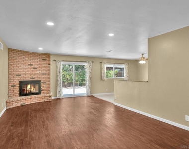 853 Hale Ct - Photo Thumbnail 8