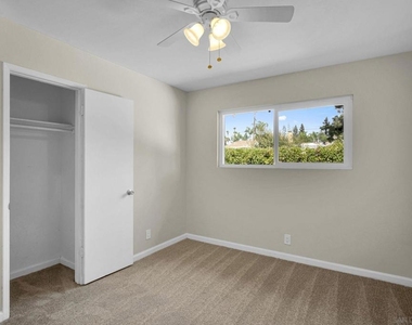 853 Hale Ct - Photo Thumbnail 18