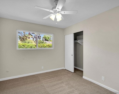 853 Hale Ct - Photo Thumbnail 23