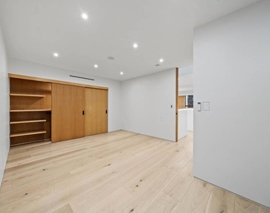 7376 Fay Ave - Photo Thumbnail 30