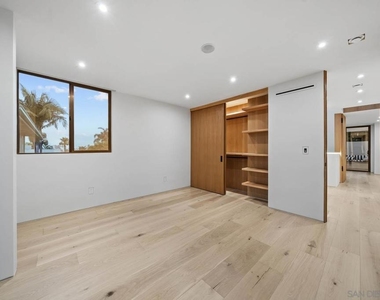 7376 Fay Ave - Photo Thumbnail 35