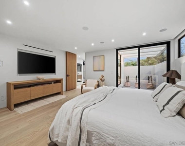 7376 Fay Ave - Photo Thumbnail 21