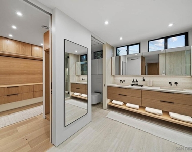 7376 Fay Ave - Photo Thumbnail 22