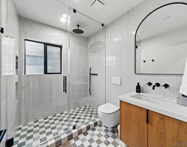 7374 Bishops Ln - Photo Thumbnail 4