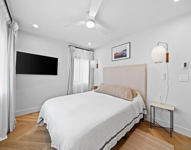7374 Bishops Ln - Photo Thumbnail 23