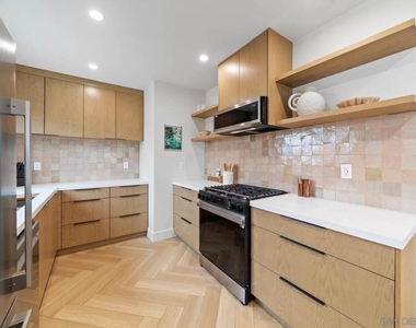 7374 Bishops Ln - Photo Thumbnail 16