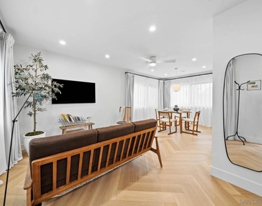 7374 Bishops Ln - Photo Thumbnail 10