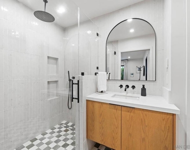 7372 Bishops Ln - Photo Thumbnail 19