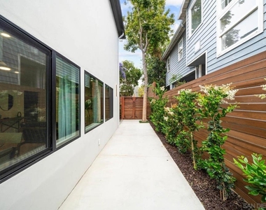 7372 Bishops Ln - Photo Thumbnail 7