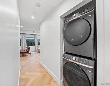 7372 Bishops Ln - Photo Thumbnail 4