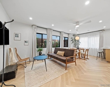 7372 Bishops Ln - Photo Thumbnail 11
