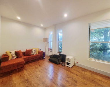 629 East 5th Street - Photo Thumbnail 3