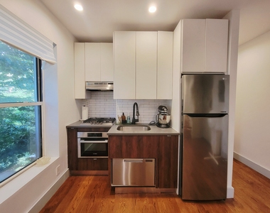 629 East 5th Street - Photo Thumbnail 4