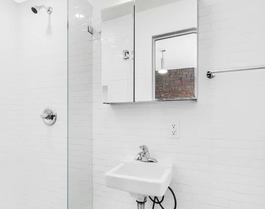 98 Christopher Street - Photo Thumbnail 4