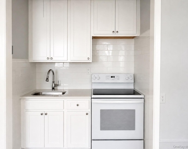 66 N Broadway - Photo Thumbnail 2
