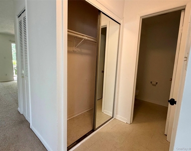 15 Pond Drive W - Photo Thumbnail 5