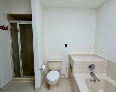 15 Pond Drive W - Photo Thumbnail 17