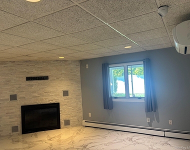 275 Evergreen Avenue - Photo Thumbnail 3