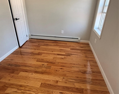 114-23 200th Street - Photo Thumbnail 5