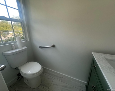 256 Quassaick Avenue - Photo Thumbnail 5