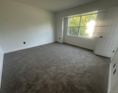 256 Quassaick Avenue - Photo Thumbnail 24