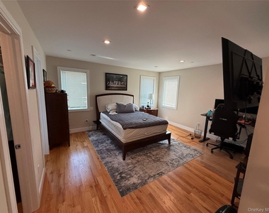 648 E Broadway - Photo Thumbnail 7