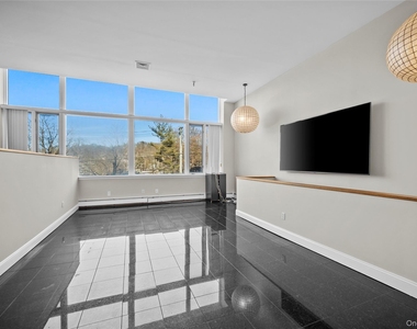 520 Ashford Avenue - Photo Thumbnail 3