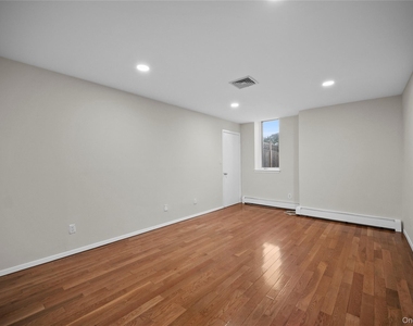 520 Ashford Avenue - Photo Thumbnail 19