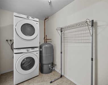 520 Ashford Avenue - Photo Thumbnail 23