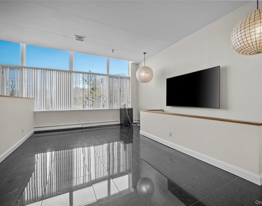 520 Ashford Avenue - Photo Thumbnail 1