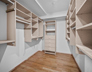 520 Ashford Avenue - Photo Thumbnail 29