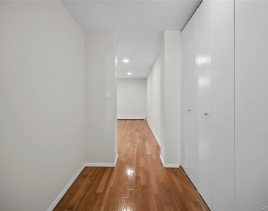 520 Ashford Avenue - Photo Thumbnail 22