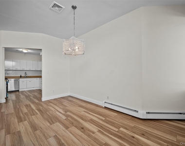 520 Ashford Avenue - Photo Thumbnail 11
