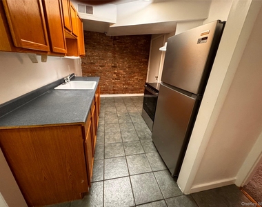 175 Main Street - Photo Thumbnail 6
