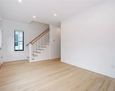 59 Nelson Avenue - Photo Thumbnail 13