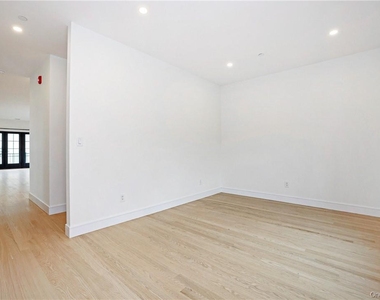 59 Nelson Avenue - Photo Thumbnail 12