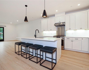 59 Nelson Avenue - Photo Thumbnail 4