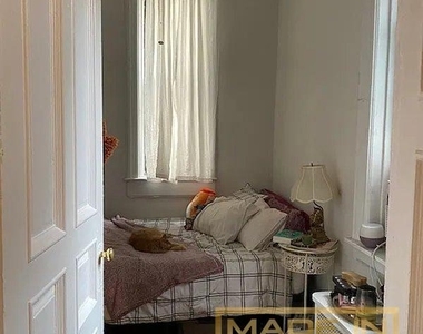 116 W 8th Street - Photo Thumbnail 1