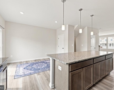 394 Seeback Dr - Photo Thumbnail 14
